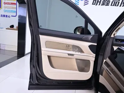 Nio ES8