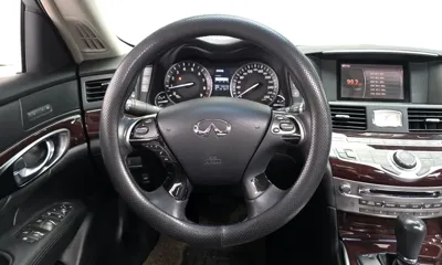 Infiniti M