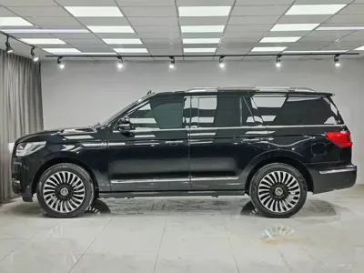Lincoln Navigator