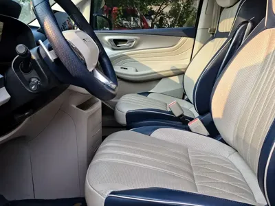 Roewe iMAX8