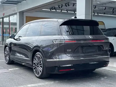 Nio ES8