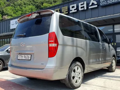 Hyundai Starex