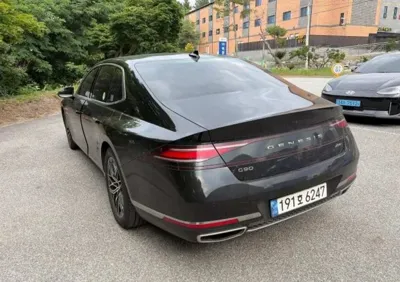 Genesis G90