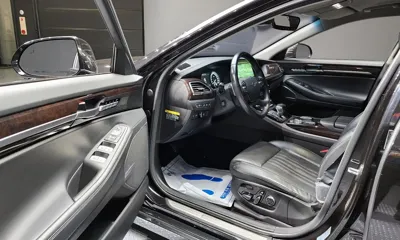 Genesis EQ900