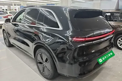 Li Auto L6