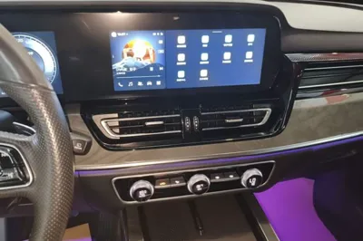 Hongqi HS5