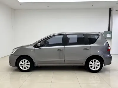 Nissan Livina