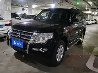 Mitsubishi Pajero (Import)