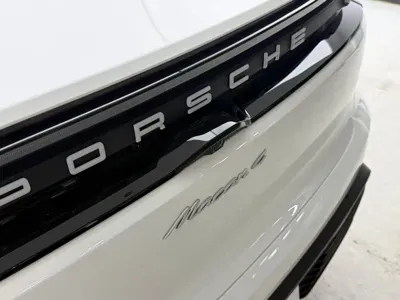 Porsche Macan EV