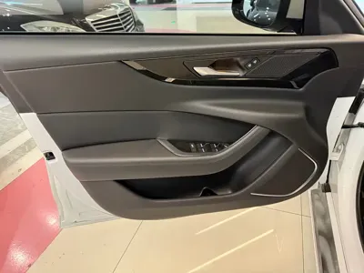 Jaguar XEL