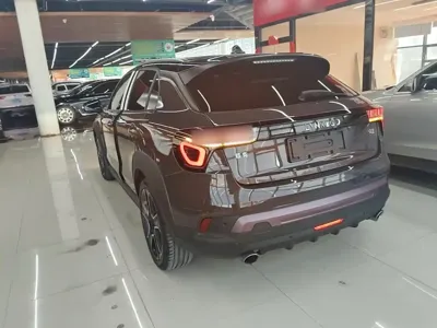 Lynk & Co 02