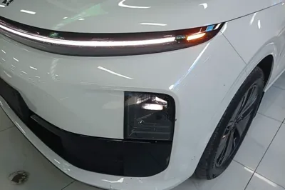 Li Auto L6