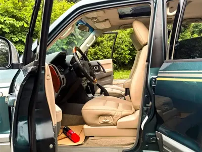 Mitsubishi Pajero (Import)