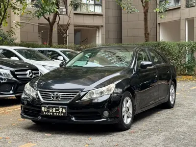 Toyota Reiz