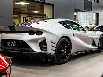 Ferrari 812