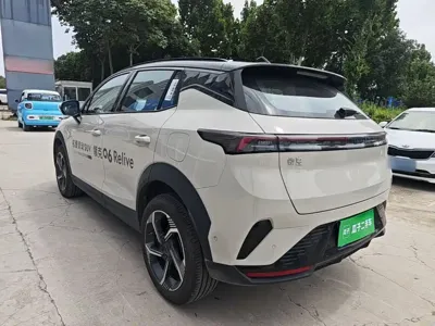 Lynk & Co 06