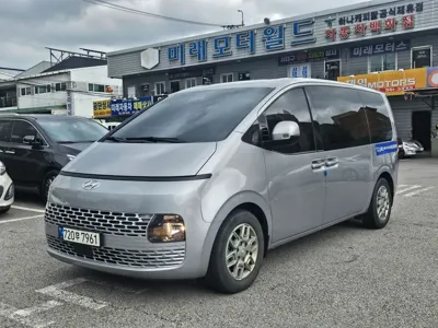 Hyundai Staria