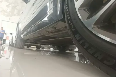 Li Auto L8