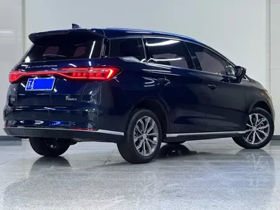 BYD MAX