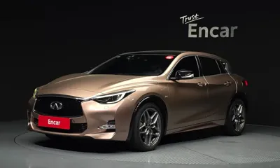 Infiniti Q30