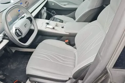 Geely Galaxy E8