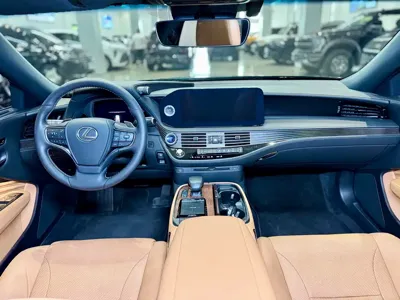 Lexus LS