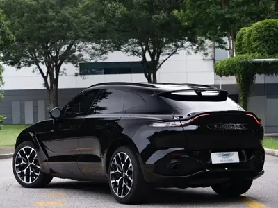 Aston Martin DBX