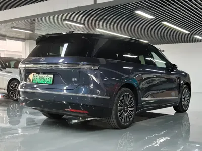 Nio ES8