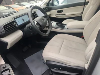 Nio ES8