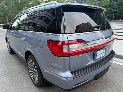 Lincoln Navigator