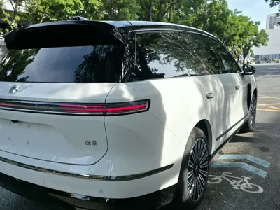 Nio ES8