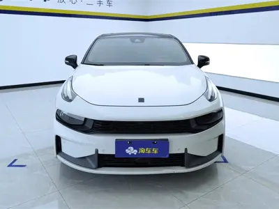 Lynk & Co 03