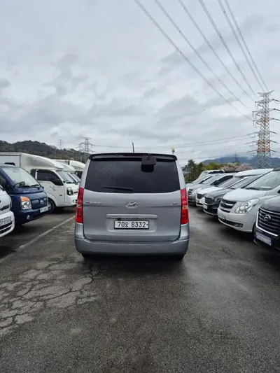 Hyundai Starex