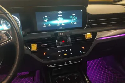 Hongqi HS5