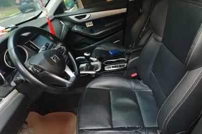 Zotye SR7