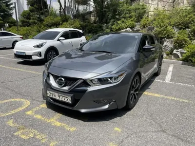 Nissan Maxima