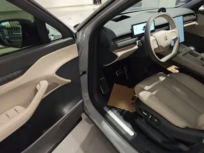 Nio ES8