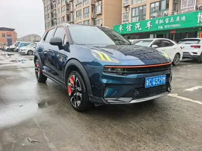 Lynk & Co 06