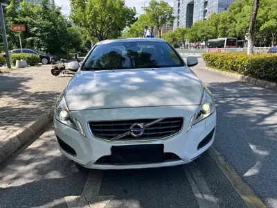 Volvo S60 (Import)