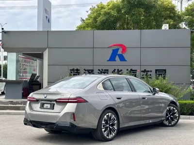 BMW i5
