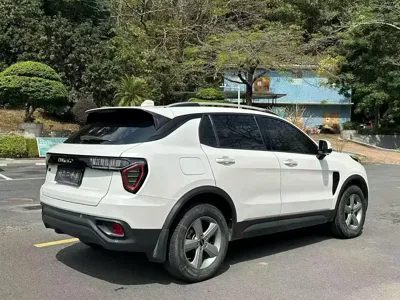 Lynk & Co 01