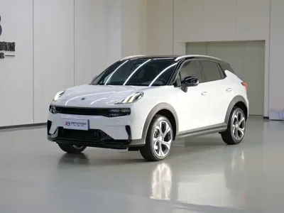 Lynk & Co 06