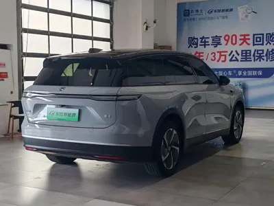 Nio ES8
