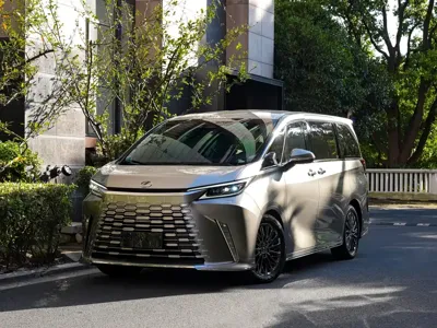 Lexus LM