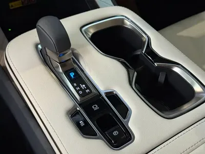 Lexus LM