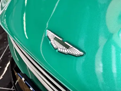 Aston Martin DB11