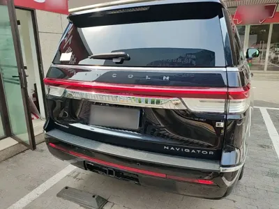 Lincoln Navigator