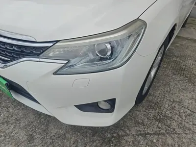 Toyota Reiz