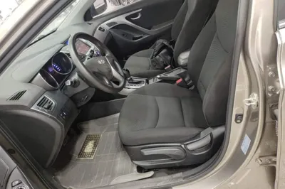 Hyundai Elantra (5th Generation