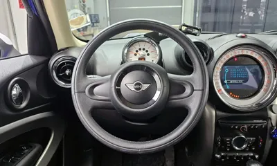 MINI Paceman